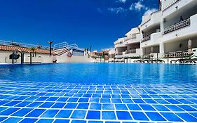 Modern Apartment, Heated Pool & 2 Terraces