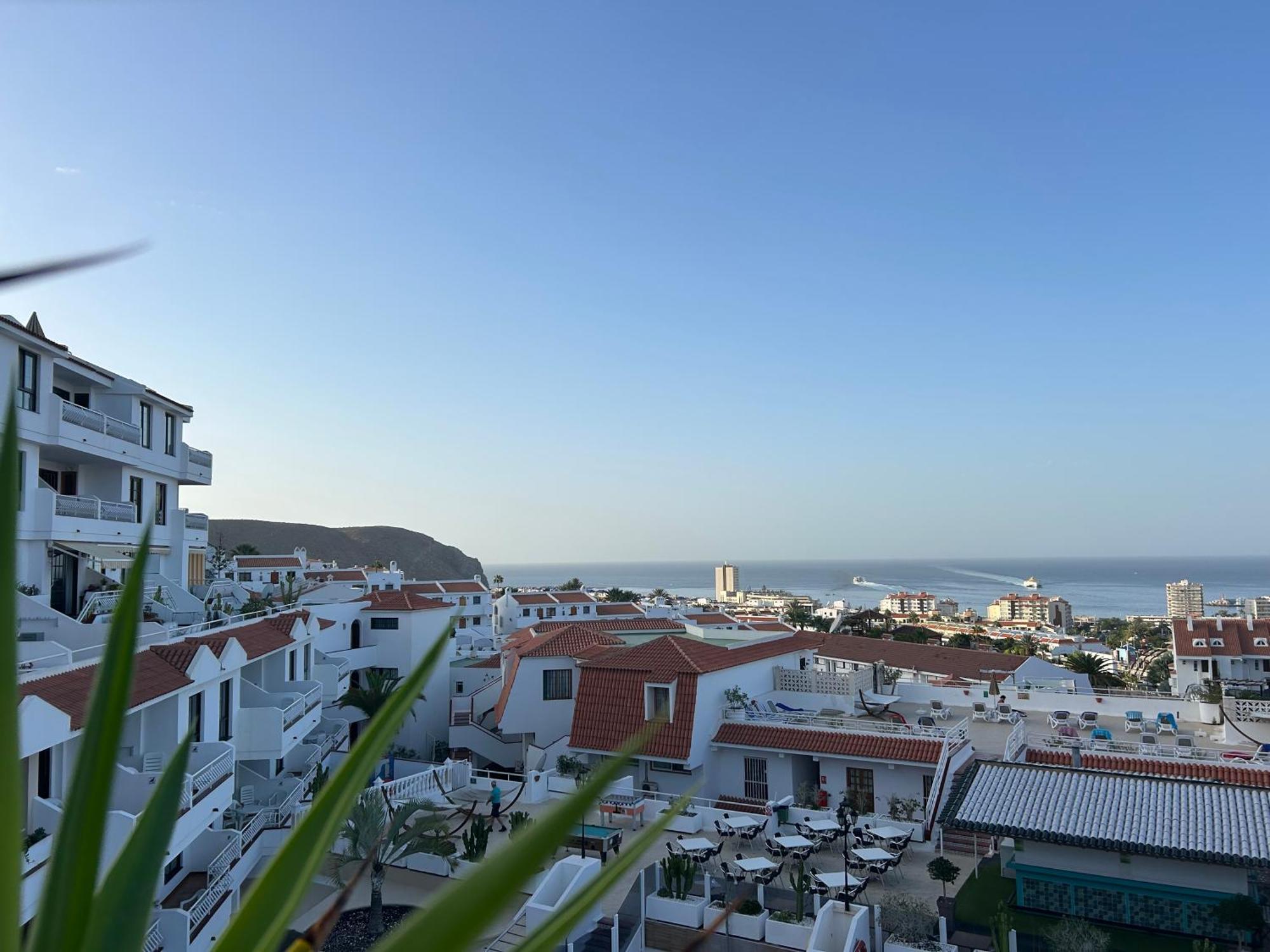 Modern Apartment, Heated Pool & 2 Terraces Los Cristianos  Exterior photo